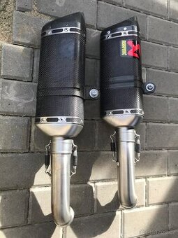 Laděný výfuk AKRAPOVIC
