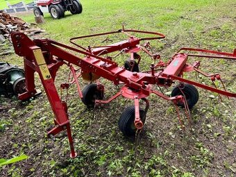 Obraceč sena Fella TH 370 D