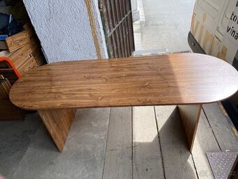 Výprodej- kancelářské stoly, různé barvy a velikosti