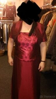 Červené plesové šaty vel. 50