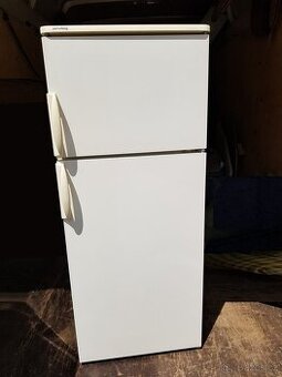 DOVOZ MOŽNÝ - velká lednice s horním mrazákem