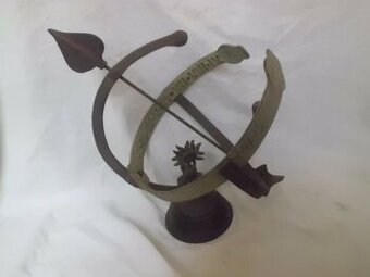 Pěkné Litinové Sluneční Hodiny na Zahradu