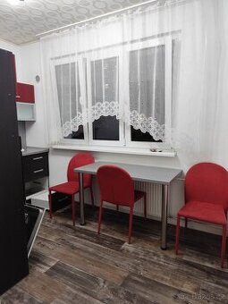 Pronájem bytu 1+2 s balkonem v Kadani  54 m