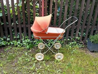 Retro dětský kočárek
