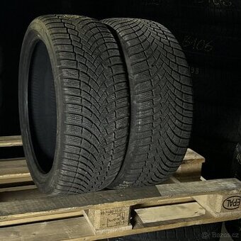 Zimní pneu 225/40 R19 93W Bridgestone 7-7,5mm