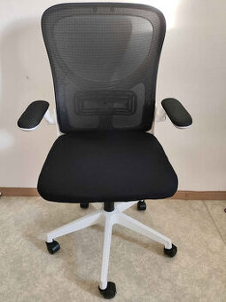 Kancelářská židle na kolečkách