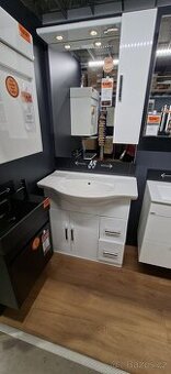 Umyvadlová skříňka se zrcadlem