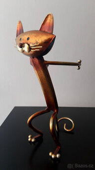 Stojánek na víno kočička