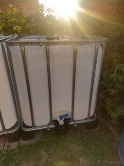 IBC kontejner na pitnou vodu o objemu 1000 litrů