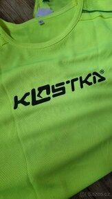 Spprtovní funkční tričko na koloběžku