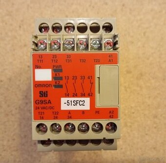 Bezpečnostní relé OMRON G9SA-301, 24V AC/DC