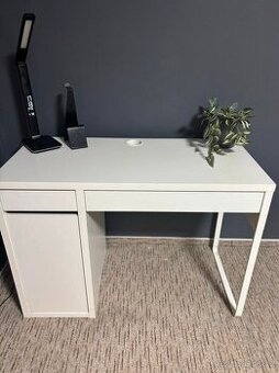 Psací stůl IKEA
