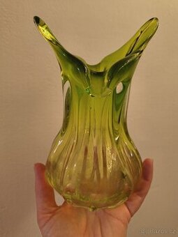 Zelená hutní váza