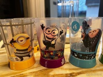 8ks HRNÍČKY s hračkami JÁ PADOUCH