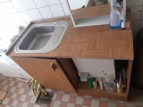 Kuchyňská deska s dřezem