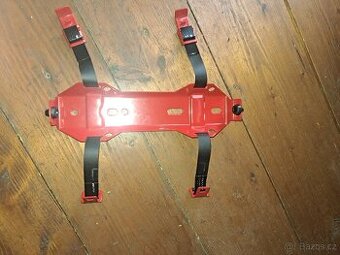 držák hasícího přistroje škoda