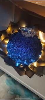 Růže že saténové stuhy