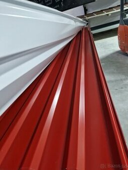 Nový trapezový plech červená