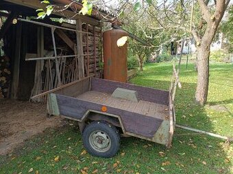 Přívěsný vozík za auto
