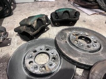 Přední brzdy 288mm