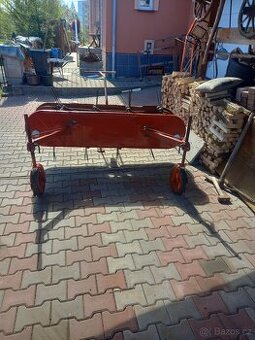 Obracák sena k MF 70