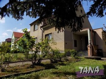 Prodej samostatně stojícího RD o dispozici 4+1 s vedlejšími 