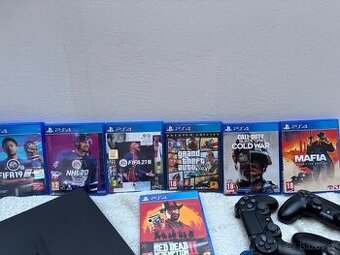 PLAYSTATION 4