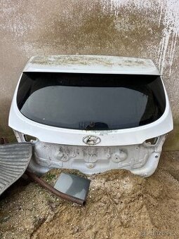 Zadní dveře víko Hyundai i40