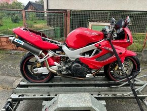 Rozprodam Honda VTR 1000F Firestorm na nahradni dily
