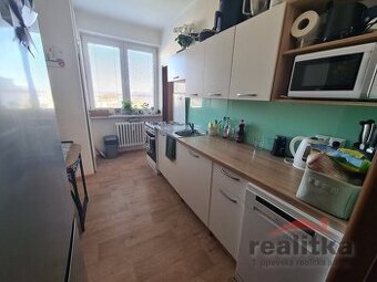 Pronájem velkého bytu 3+1, 75m2 s balkónem, Opava, ul. Bílov