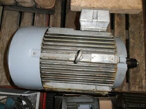 Prodám třifázový motor 7,5 kW 1450ot