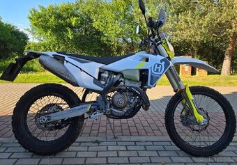 Husqvarna 350f, Akrapovic