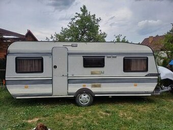 Karavan hobby 530