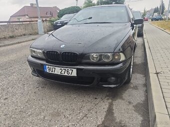 BMW E39 520i