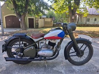 Jawa pérák 250 - 1