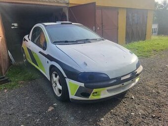 Závodní vůz Opel Tigra