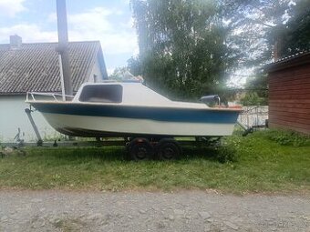 Motorový člun