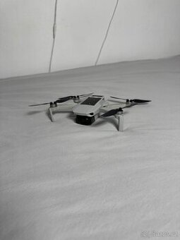DJI Mavic Mini Fly More Combo – výborný stav, (2 baterie)
