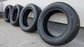 Zimní pneu 205/60/16, 2xBarum a 2xBridgestone, vz. 7 a 6.5mm