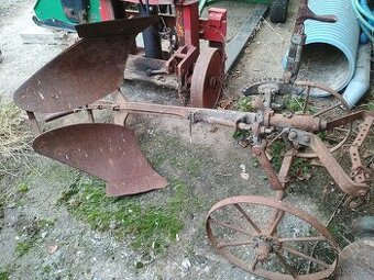 Pluh za koně nebo malotraktor