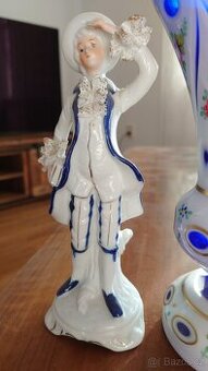 Starožitná porcelánová soška