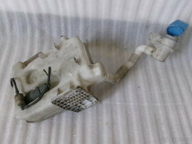 Octavia 2 nádobka ostřikovačů