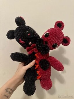 Dvouhlavý háčkovaný medvěd