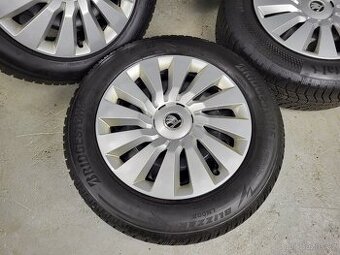 Originál 16" Škoda Octavia 5x112 zimní pneu