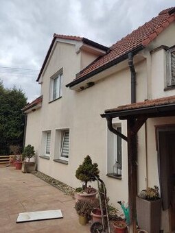 RD se zahradou a dvojgaráží u Olomouce -15km (bez RK)