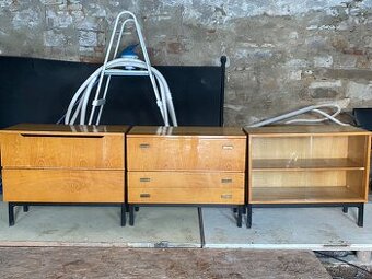 3 x retro komoda Interiér Praha 70.léta