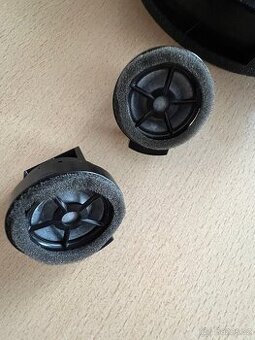 Toyota Hilux originál reproduktory dveří