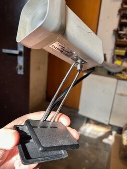 Dar světla na přicvaknutí, v HK.