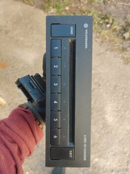 CD měnič z volkswagen Touran t1