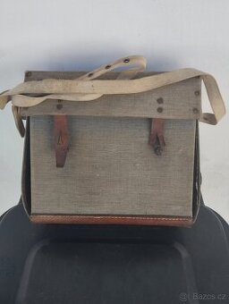 Stará brašna zdravotníka